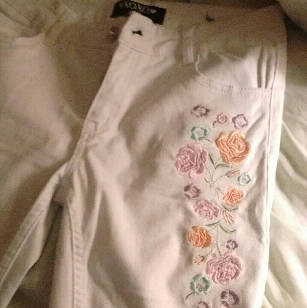White denim flower jeans